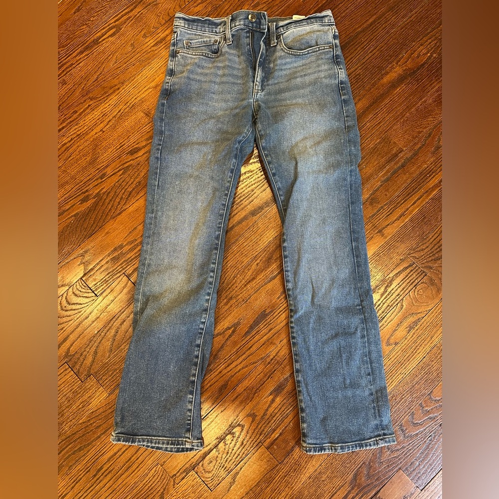 Amazon Essentials Men's Boot Cut Blue Jeans
